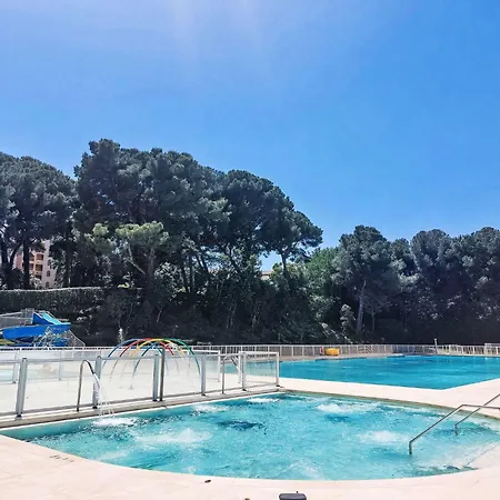 Le Verdon-6 By Interhome Six-Fours-les-Plages