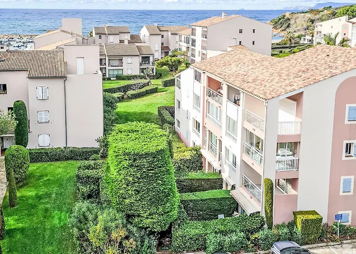 Le Verdon-6 By Interhome Six-Fours-les-Plages